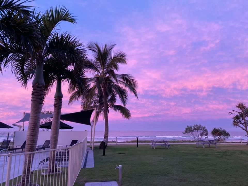 San Simeon Beachfront Apartments Tugun Голд-Кост Экстерьер фото